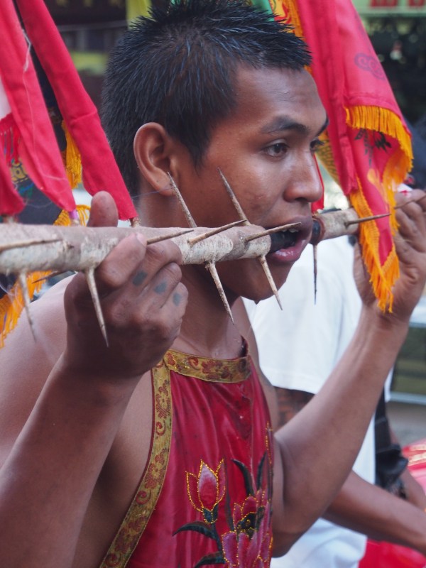 Ouch - yes self torture seemed to be popular at the vegetarian festival.  I still haven't figured out what the point is.