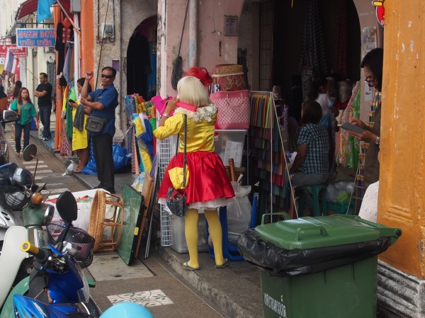 No it's not a clown but just another tourist