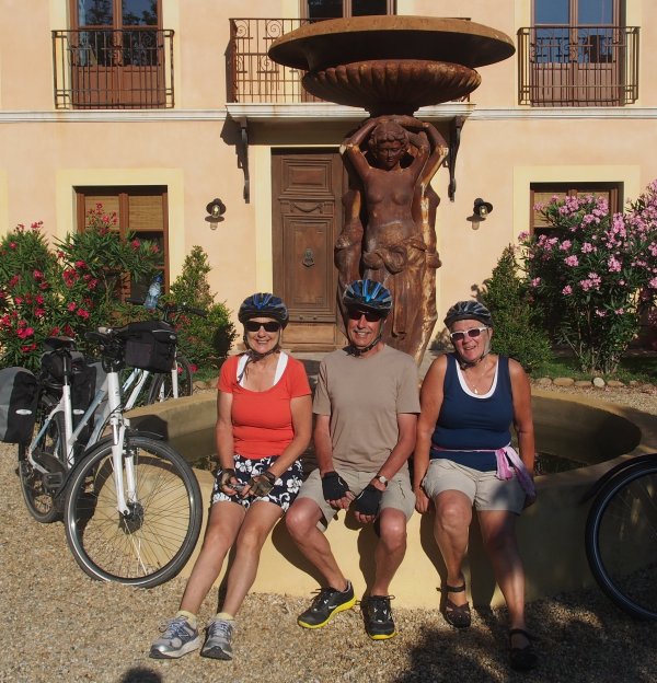 Getting ready to go from the Vin Auberge - Lesley, Dave and Connie