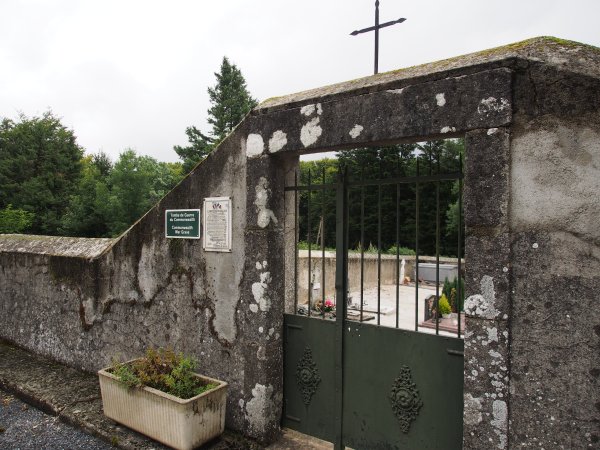 Commonwealth War Grave - Montagne Noir.  A cemetery and monument to the resistance fighters of WW11